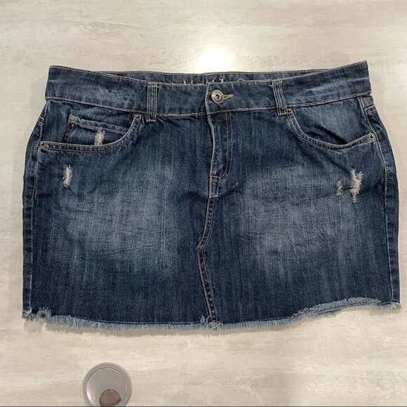 Vintage Y2K Denim Mini Skirt Sz L Blue Jean Distressed 13/14 Trendy - Picture 2 of 9